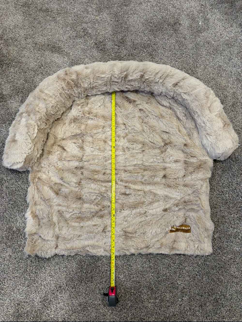 Pelsbarn Plush Faux Fur Dog Bed in Light Beige